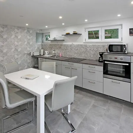 1 Bedroom Beautiful In Roebel-mueritz * Marienfelde
