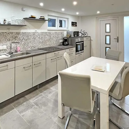 1 Bedroom Beautiful In Roebel-mueritz Apartmán *